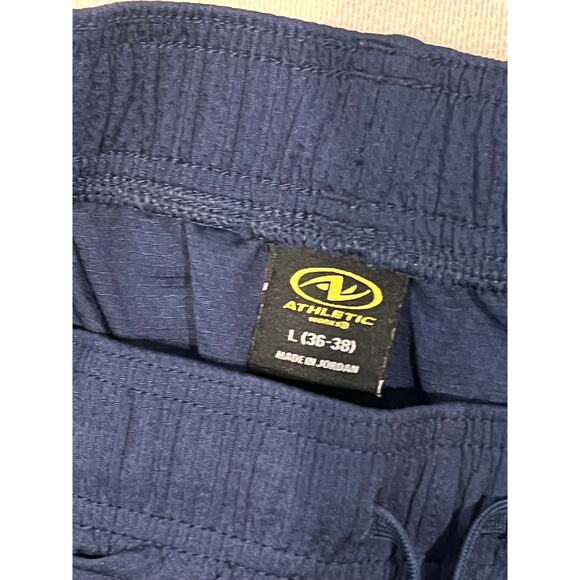 Athletic Works Training Shorts Size L - Picture 3 of 3